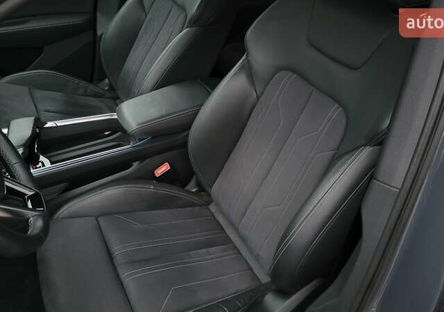 Сірий Ауді Q8 e-tron, об'ємом двигуна 0 л та пробігом 34 тис. км за 65000 $, фото 21 на Automoto.ua