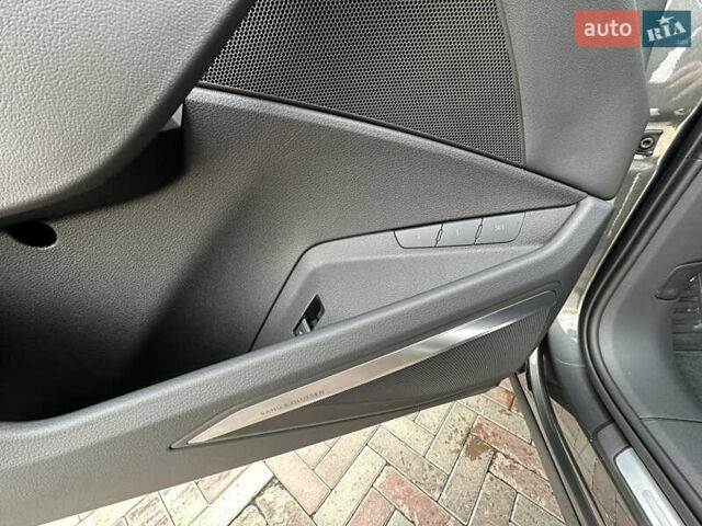 Сірий Ауді Q8 e-tron, об'ємом двигуна 0 л та пробігом 16 тис. км за 47500 $, фото 36 на Automoto.ua