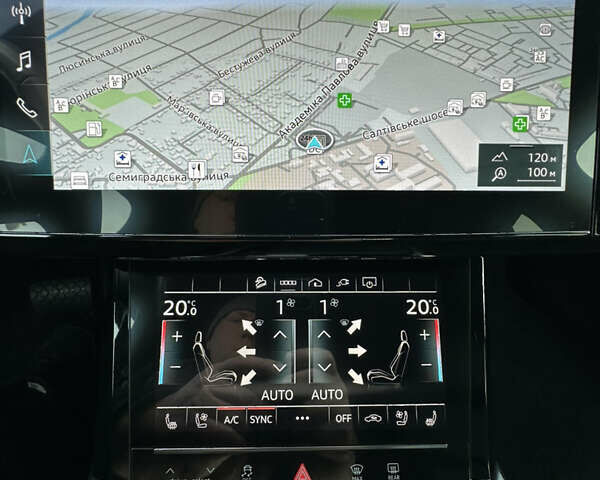 Сірий Ауді Q8 e-tron, об'ємом двигуна 0 л та пробігом 16 тис. км за 47500 $, фото 28 на Automoto.ua