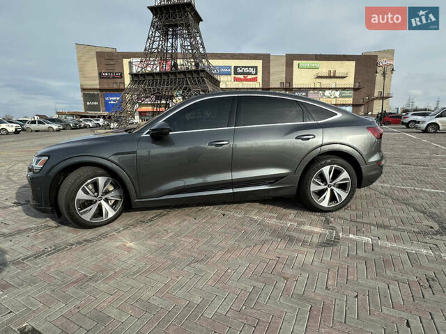 Сірий Ауді Q8 e-tron, об'ємом двигуна 0 л та пробігом 16 тис. км за 47500 $, фото 17 на Automoto.ua