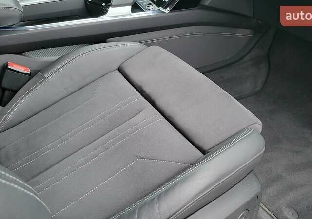 Сірий Ауді Q8 e-tron, об'ємом двигуна 0 л та пробігом 34 тис. км за 65000 $, фото 39 на Automoto.ua