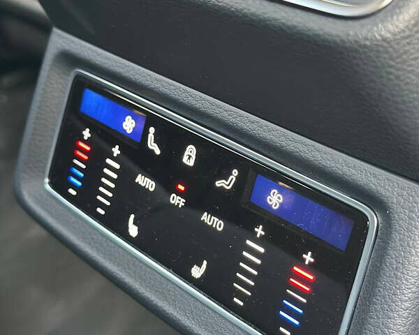 Серый Ауди Q8 e-tron, объемом двигателя 0 л и пробегом 4 тыс. км за 50999 $, фото 28 на Automoto.ua