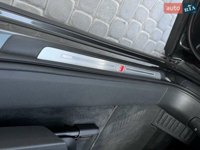Серый Ауди Q8 e-tron, объемом двигателя 0 л и пробегом 14 тыс. км за 55900 $, фото 25 на Automoto.ua