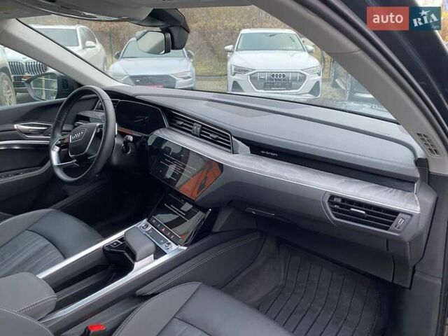 Сірий Ауді Q8 e-tron, об'ємом двигуна 0 л та пробігом 31 тис. км за 42300 $, фото 8 на Automoto.ua