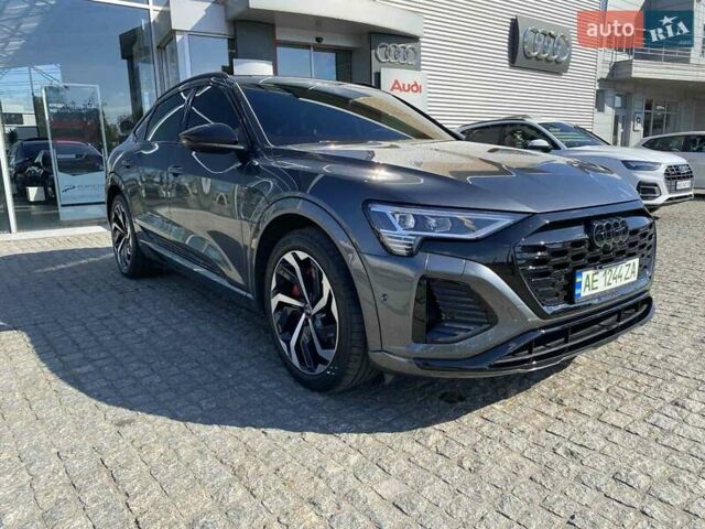 Серый Ауди Q8 e-tron, объемом двигателя 0 л и пробегом 35 тыс. км за 69900 $, фото 9 на Automoto.ua