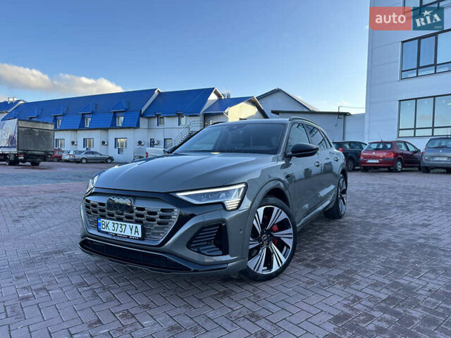 Сірий Ауді Q8 e-tron, об'ємом двигуна 0 л та пробігом 41 тис. км за 64000 $, фото 9 на Automoto.ua