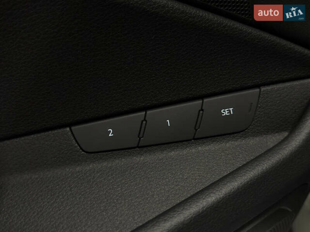 Серый Ауди Q8 e-tron, объемом двигателя 0 л и пробегом 24 тыс. км за 48989 $, фото 9 на Automoto.ua