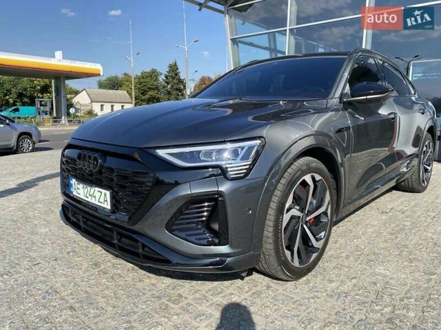 Серый Ауди Q8 e-tron, объемом двигателя 0 л и пробегом 35 тыс. км за 69900 $, фото 7 на Automoto.ua