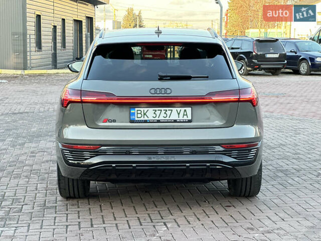 Сірий Ауді Q8 e-tron, об'ємом двигуна 0 л та пробігом 41 тис. км за 64000 $, фото 8 на Automoto.ua