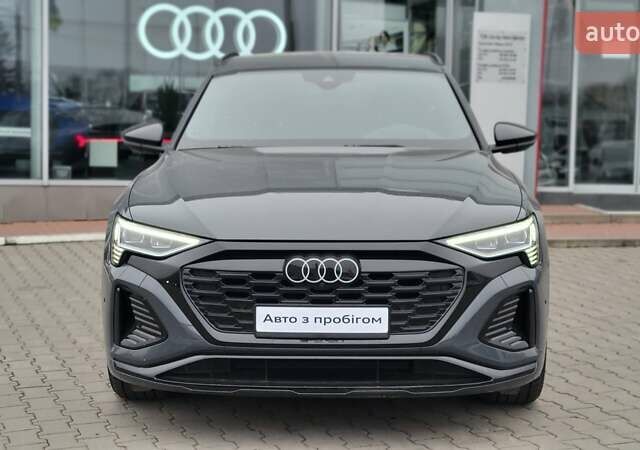 Сірий Ауді Q8 e-tron, об'ємом двигуна 0 л та пробігом 34 тис. км за 65000 $, фото 2 на Automoto.ua