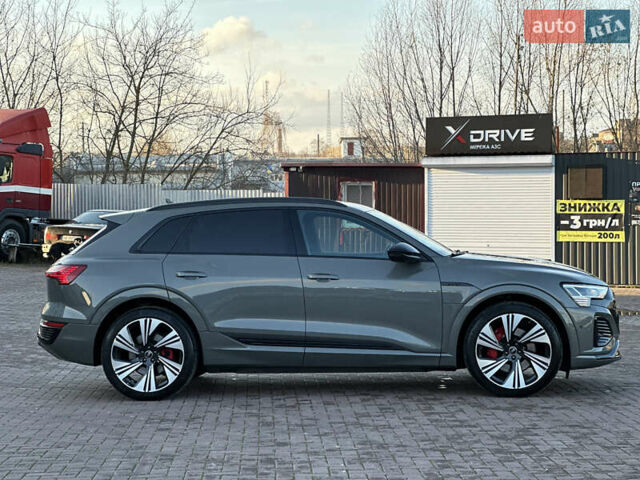 Сірий Ауді Q8 e-tron, об'ємом двигуна 0 л та пробігом 41 тис. км за 64000 $, фото 7 на Automoto.ua