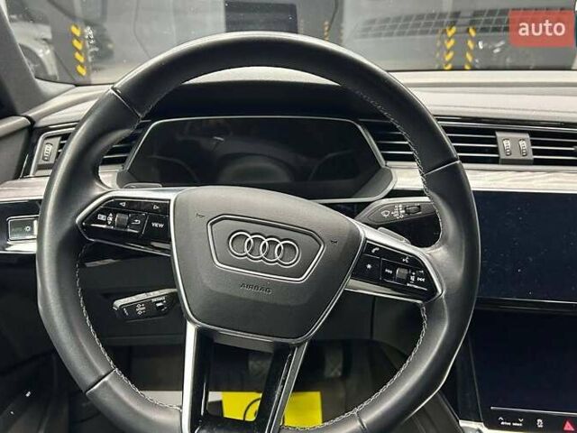 Сірий Ауді Q8 e-tron, об'ємом двигуна 0 л та пробігом 26 тис. км за 69500 $, фото 11 на Automoto.ua