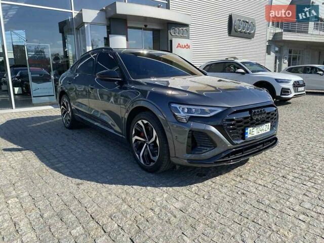 Серый Ауди Q8 e-tron, объемом двигателя 0 л и пробегом 35 тыс. км за 69900 $, фото 8 на Automoto.ua