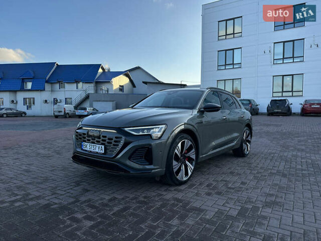 Сірий Ауді Q8 e-tron, об'ємом двигуна 0 л та пробігом 41 тис. км за 64000 $, фото 1 на Automoto.ua