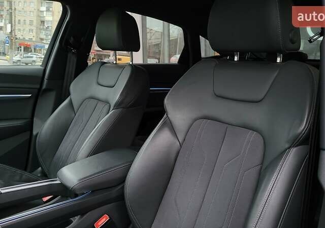 Сірий Ауді Q8 e-tron, об'ємом двигуна 0 л та пробігом 34 тис. км за 65000 $, фото 20 на Automoto.ua