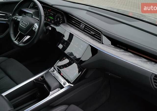 Сірий Ауді Q8 e-tron, об'ємом двигуна 0 л та пробігом 34 тис. км за 65000 $, фото 40 на Automoto.ua