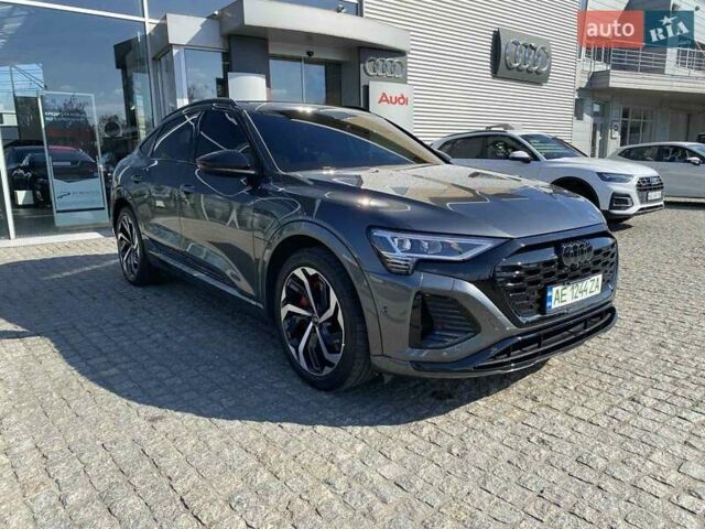 Серый Ауди Q8 e-tron, объемом двигателя 0 л и пробегом 35 тыс. км за 69900 $, фото 2 на Automoto.ua