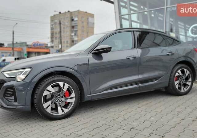 Сірий Ауді Q8 e-tron, об'ємом двигуна 0 л та пробігом 34 тис. км за 65000 $, фото 8 на Automoto.ua