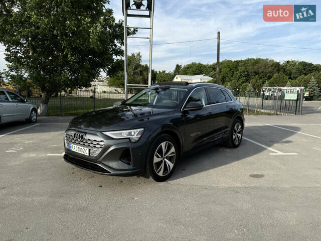 Сірий Ауді Q8 e-tron, об'ємом двигуна 0 л та пробігом 25 тис. км за 54000 $, фото 10 на Automoto.ua