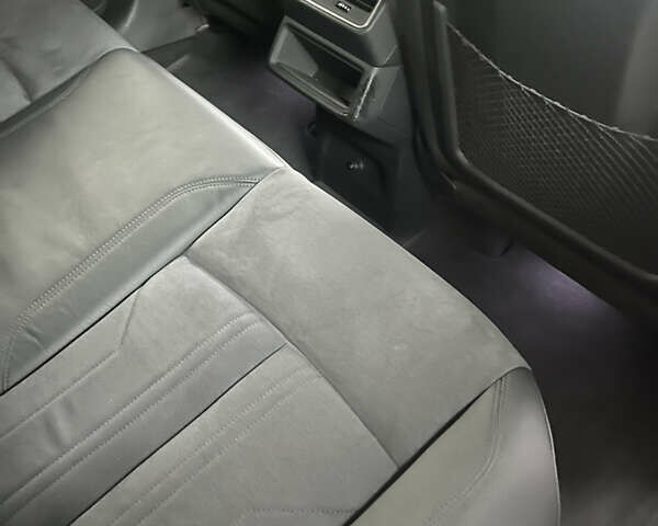 Серый Ауди Q8 e-tron, объемом двигателя 0 л и пробегом 25 тыс. км за 38200 $, фото 22 на Automoto.ua