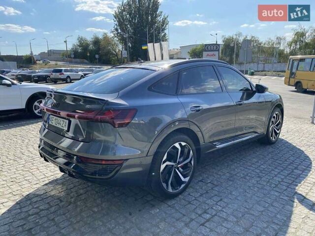 Серый Ауди Q8 e-tron, объемом двигателя 0 л и пробегом 35 тыс. км за 69900 $, фото 10 на Automoto.ua