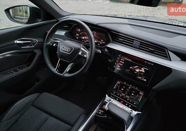 Сірий Ауді Q8 e-tron, об'ємом двигуна 0 л та пробігом 21 тис. км за 48500 $, фото 28 на Automoto.ua