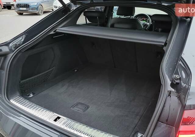 Сірий Ауді Q8 e-tron, об'ємом двигуна 0 л та пробігом 34 тис. км за 65000 $, фото 42 на Automoto.ua