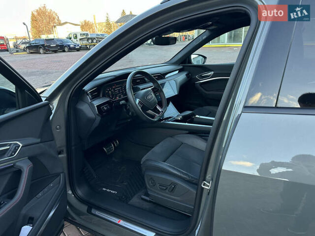 Сірий Ауді Q8 e-tron, об'ємом двигуна 0 л та пробігом 41 тис. км за 64000 $, фото 17 на Automoto.ua