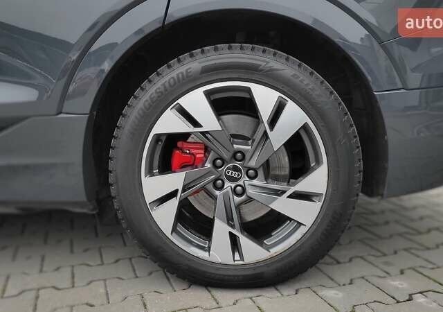 Сірий Ауді Q8 e-tron, об'ємом двигуна 0 л та пробігом 34 тис. км за 65000 $, фото 17 на Automoto.ua