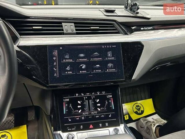 Сірий Ауді Q8 e-tron, об'ємом двигуна 0 л та пробігом 26 тис. км за 69500 $, фото 15 на Automoto.ua
