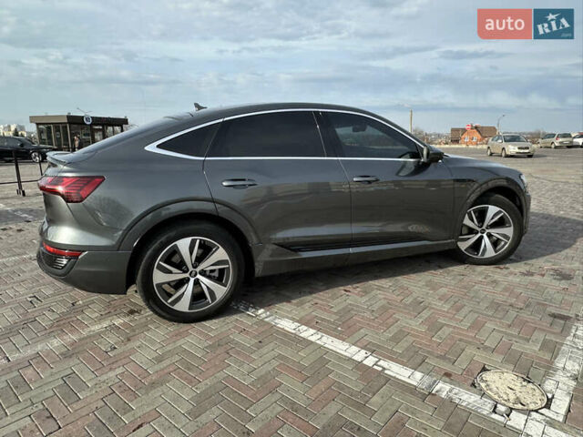 Сірий Ауді Q8 e-tron, об'ємом двигуна 0 л та пробігом 16 тис. км за 47500 $, фото 12 на Automoto.ua