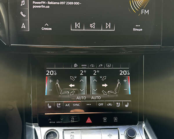 Сірий Ауді Q8 e-tron, об'ємом двигуна 0 л та пробігом 16 тис. км за 47500 $, фото 26 на Automoto.ua