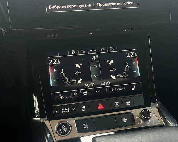 Серый Ауди Q8 e-tron, объемом двигателя 0 л и пробегом 25 тыс. км за 38200 $, фото 16 на Automoto.ua