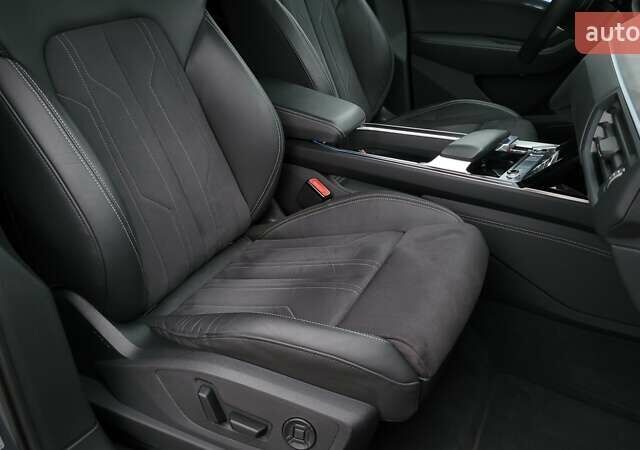 Сірий Ауді Q8 e-tron, об'ємом двигуна 0 л та пробігом 34 тис. км за 65000 $, фото 38 на Automoto.ua