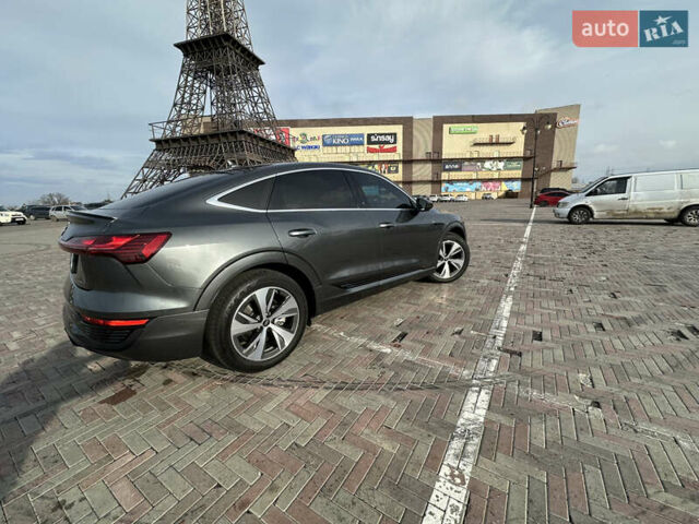 Сірий Ауді Q8 e-tron, об'ємом двигуна 0 л та пробігом 16 тис. км за 47500 $, фото 9 на Automoto.ua
