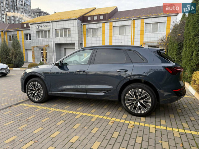 Серый Ауди Q8 e-tron, объемом двигателя 0 л и пробегом 33 тыс. км за 59000 $, фото 5 на Automoto.ua