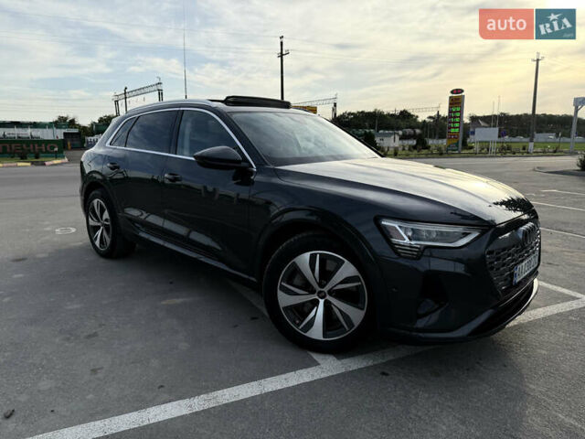 Сірий Ауді Q8 e-tron, об'ємом двигуна 0 л та пробігом 25 тис. км за 54000 $, фото 45 на Automoto.ua