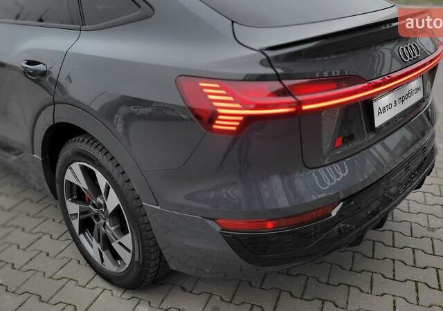 Сірий Ауді Q8 e-tron, об'ємом двигуна 0 л та пробігом 34 тис. км за 65000 $, фото 12 на Automoto.ua