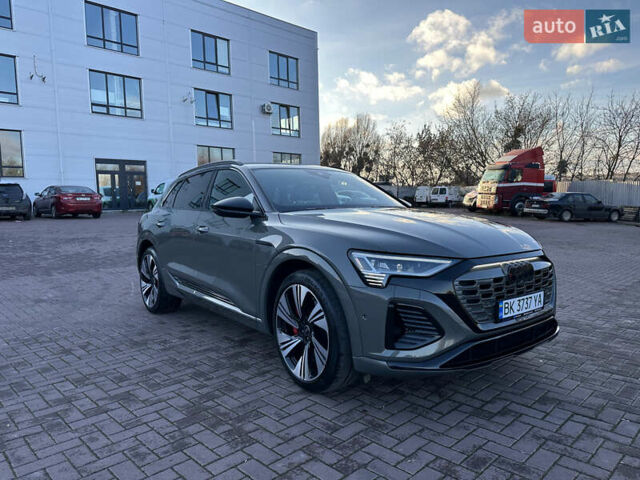 Сірий Ауді Q8 e-tron, об'ємом двигуна 0 л та пробігом 41 тис. км за 64000 $, фото 2 на Automoto.ua