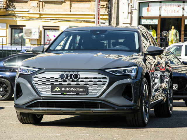 Сірий Ауді Q8 e-tron, об'ємом двигуна 0 л та пробігом 2 тис. км за 84999 $, фото 8 на Automoto.ua