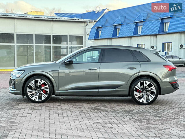 Сірий Ауді Q8 e-tron, об'ємом двигуна 0 л та пробігом 41 тис. км за 64000 $, фото 6 на Automoto.ua