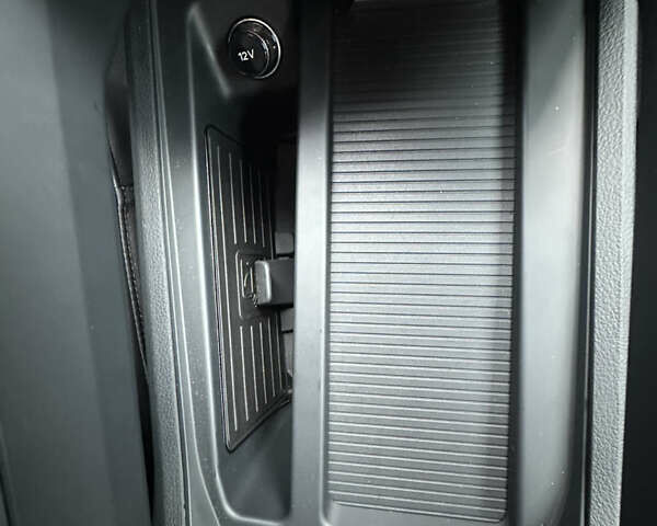 Сірий Ауді Q8 e-tron, об'ємом двигуна 0 л та пробігом 16 тис. км за 47500 $, фото 43 на Automoto.ua