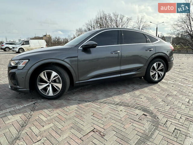 Сірий Ауді Q8 e-tron, об'ємом двигуна 0 л та пробігом 16 тис. км за 47500 $, фото 16 на Automoto.ua