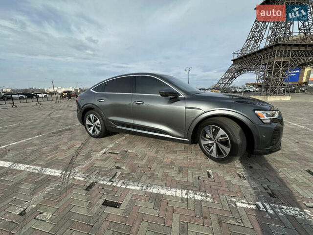 Сірий Ауді Q8 e-tron, об'ємом двигуна 0 л та пробігом 16 тис. км за 47500 $, фото 10 на Automoto.ua