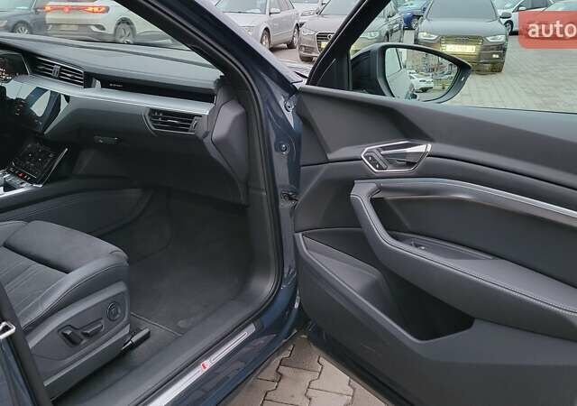 Сірий Ауді Q8 e-tron, об'ємом двигуна 0 л та пробігом 21 тис. км за 48500 $, фото 24 на Automoto.ua