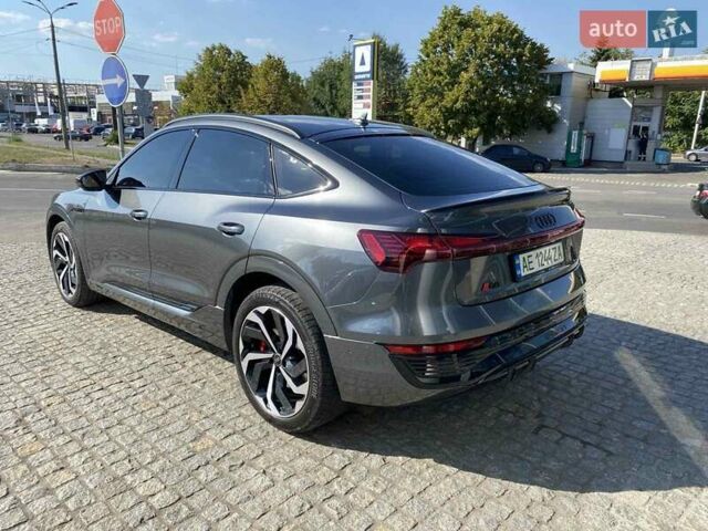Серый Ауди Q8 e-tron, объемом двигателя 0 л и пробегом 35 тыс. км за 69900 $, фото 16 на Automoto.ua