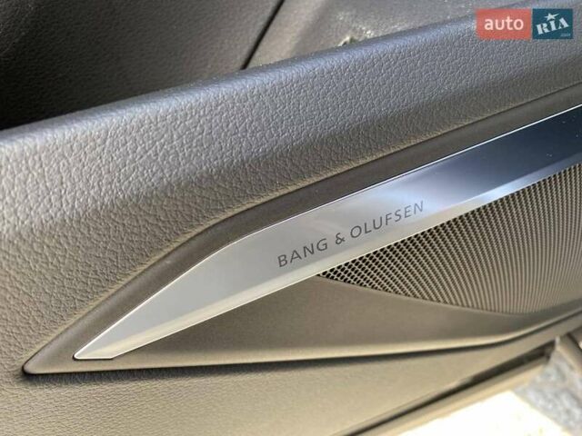 Серый Ауди Q8 e-tron, объемом двигателя 0 л и пробегом 35 тыс. км за 69900 $, фото 21 на Automoto.ua