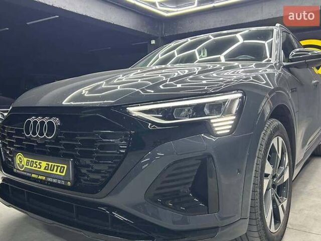 Сірий Ауді Q8 e-tron, об'ємом двигуна 0 л та пробігом 26 тис. км за 69500 $, фото 6 на Automoto.ua