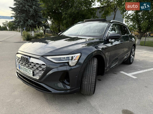 Сірий Ауді Q8 e-tron, об'ємом двигуна 0 л та пробігом 25 тис. км за 54000 $, фото 49 на Automoto.ua
