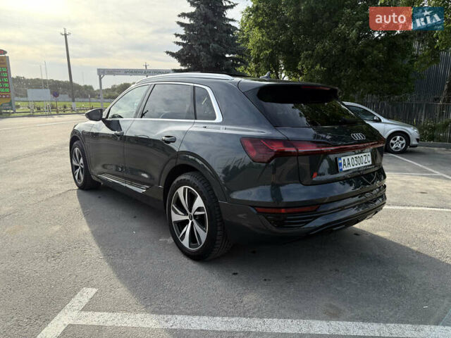 Сірий Ауді Q8 e-tron, об'ємом двигуна 0 л та пробігом 25 тис. км за 54000 $, фото 11 на Automoto.ua